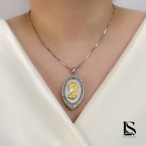 مدال نقره ورساچه لاریسا PZ02
