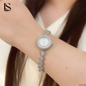 ساعت نقره زنانه لاریسا SL18