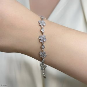 دستبند نقره زنانه لاریسا DS37